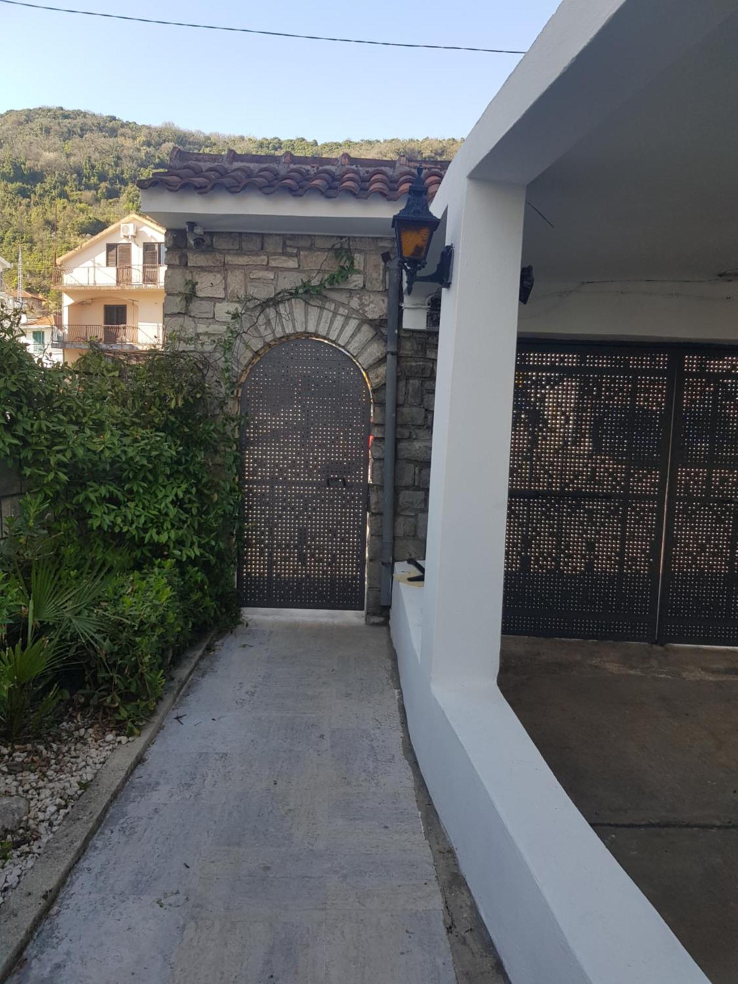 Studio Apartman Sa Pogledom Na More Мельине Экстерьер фото